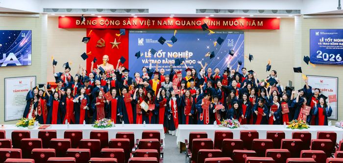 Sinh viên Trường Đại học Kiến trúc TP.HCM trong lễ tốt nghiệp.