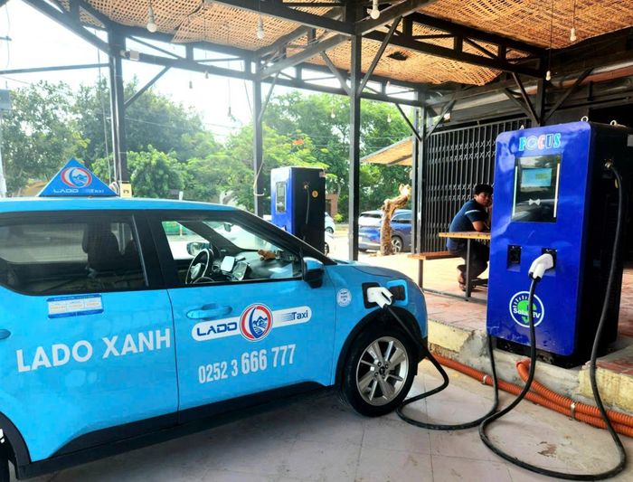 Loạt quy chuẩn mới dự kiến áp dụng đối với các trạm sạc đặt tại nơi công cộng, bãi đỗ xe tập trung và trạm dừng nghỉ.