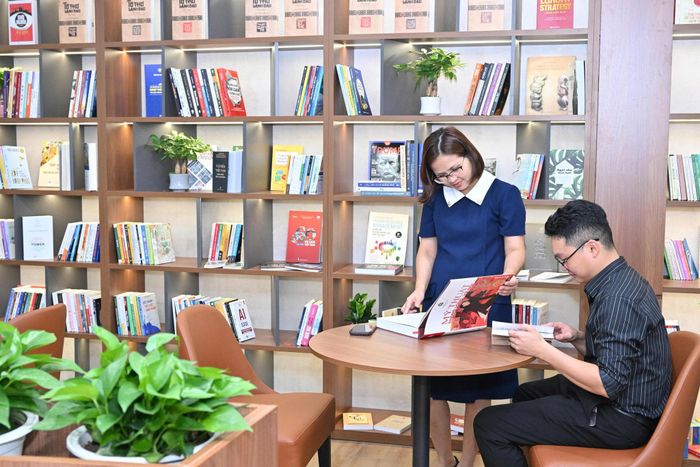 Không gian văn hóa đọc ngành Công Thương đã được đưa vào hoạt động tại trụ sở 23 Ngô Quyền, phường Cửa Nam, Hà Nội. Ảnh: Phương Lan
