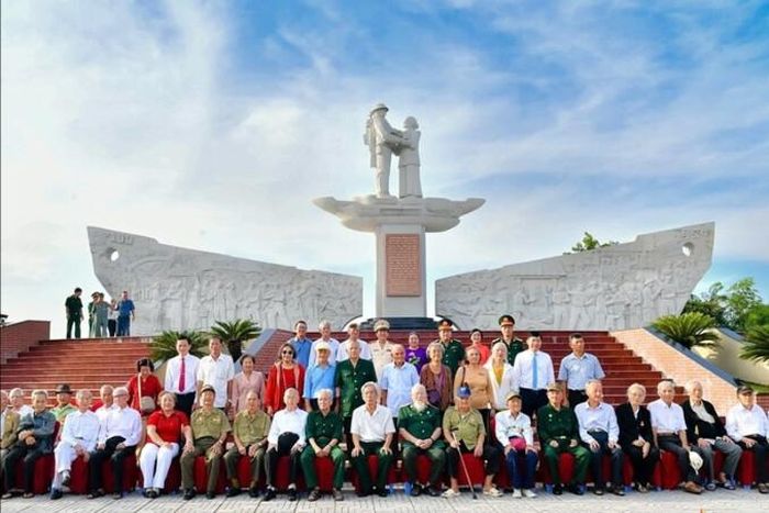 Sự kiện Tập kết chuyển quân ra Bắc năm 1954 tại Cao Lãnh là sự kiện đặc biệt quan trọng theo tiêu chí công nhận xã An toàn khu