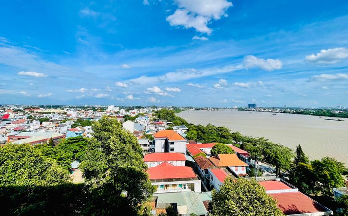 Một góc đô thị Đồng Nai nhìn từ UBND TP. Đồng Nai. Ảnh: Văn Dũng