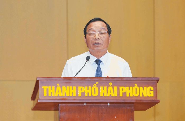 Phó Bí Thư Thành uỷ, Chủ tịch HĐND thành phố Hải Phòng Lê Văn Hiệu phát biểu bế mạc kỳ họp. Ảnh: Đàm Thanh