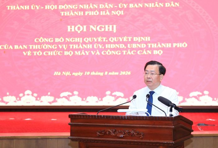 Tân Giám đốc Sở Xây dựng Võ Nguyên Phong thay mặt các đồng chí được điều động, nhận nhiệm vụ mới phát biểu tại hội nghị. Ảnh: Thành Thái