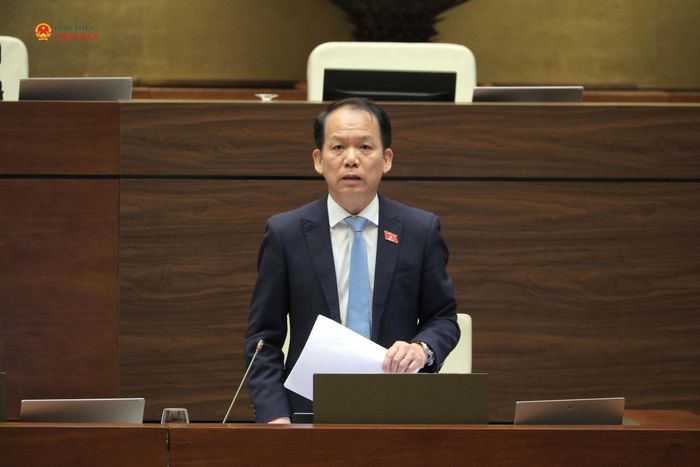 Bộ trưởng Bộ Tư pháp Hoàng Thanh Tùng phát biểu giải trình, làm rõ một số vấn đề đại biểu Quốc hội nêu