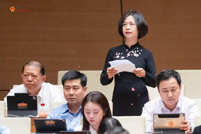 ĐBQH Hoàng Ngân Hoàn (Sơn La) phát biểu