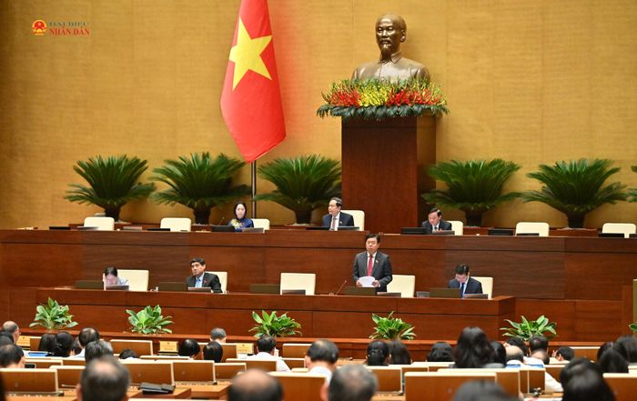 Bộ trưởng Bộ Nội vụ Nguyễn Tiến Hải phát biểu giải trình, làm rõ một số vấn đề đại biểu Quốc hội nêu