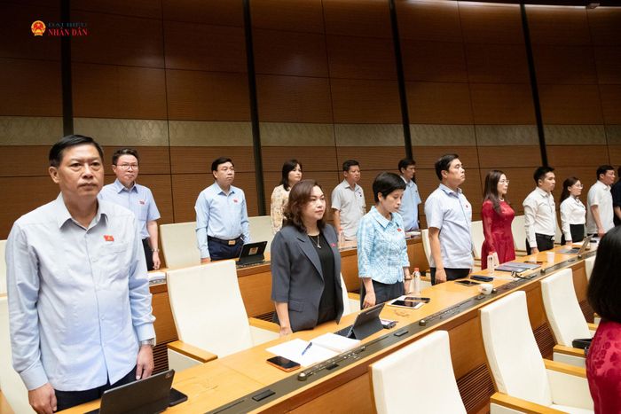 Quốc hội dành một phút mặc niệm tưởng nhớ Chủ tịch Quốc hội Lào Saysomphone Phomvihane