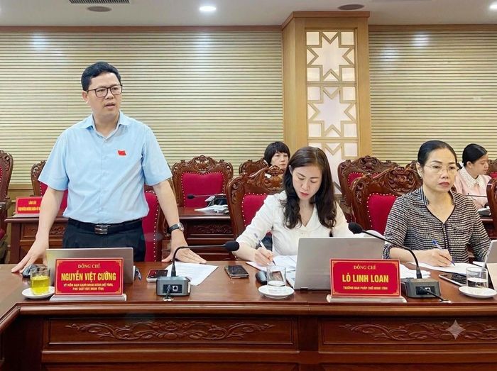 Ông Nguyễn Việt Cường, Phó Chủ tịch HĐND tỉnh Sơn La phát biểu tại Hội nghị. Ảnh SNews