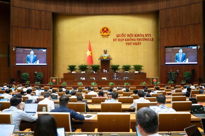 Toàn cảnh phiên thảo luận tại Hội trường về dự án Luật sửa đổi, bổ sung một số điều của Luật Người lao động Việt Nam đi làm việc ở nước ngoài theo hợp đồng