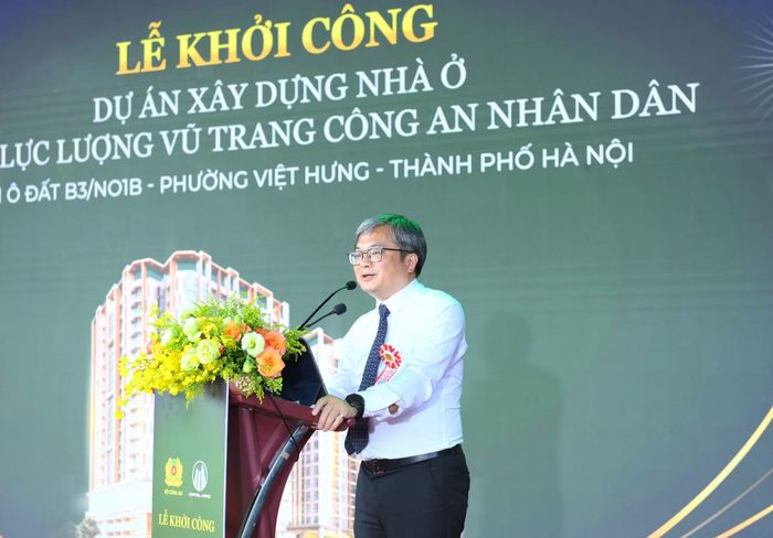  Đồng chí Trương Việt Dũng, Phó Chủ tịch UBND TP Hà Nội phát biểu tại buổi lễ. 