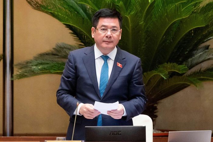 Phó Chủ tịch Quốc hội Nguyễn Hồng Diên điều hành thảo luận về Luật sửa đổi, bổ sung một số điều của Luật Kiến trúc.