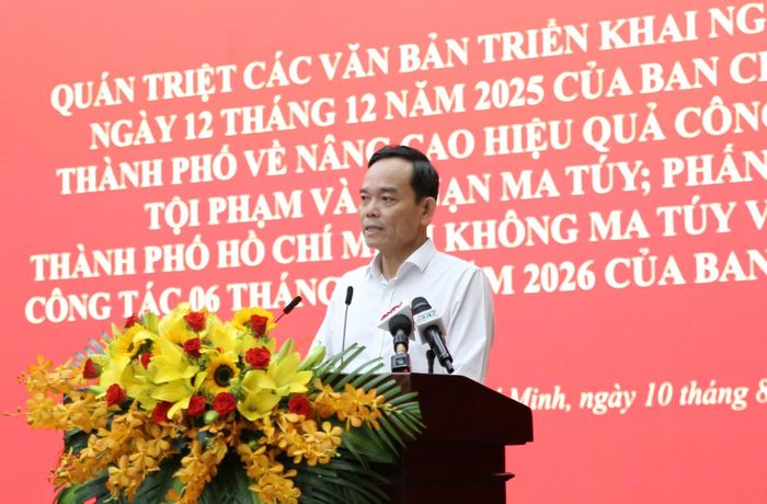 Bí thư Thành ủy TP Hồ Chí Minh Trần Lưu Quang phát biểu chỉ đạo hội nghị.