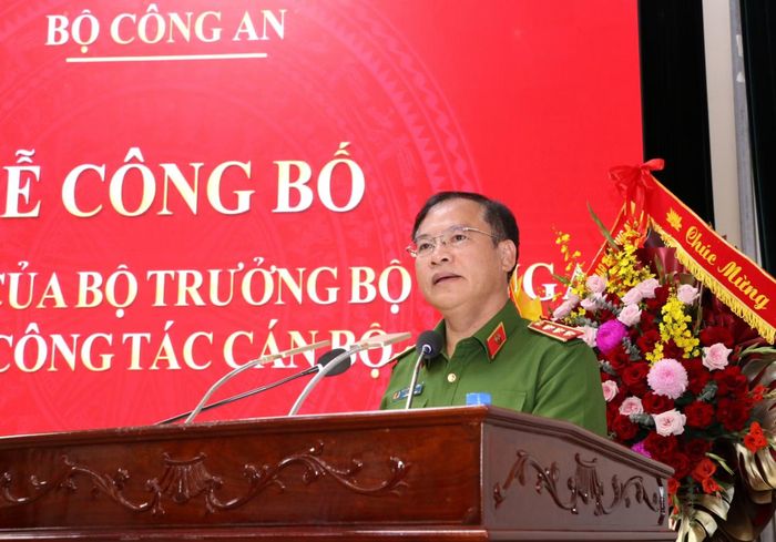 Thứ trưởng Nguyễn Văn Long phát biểu giao nhiệm vụ tại buổi lễ.