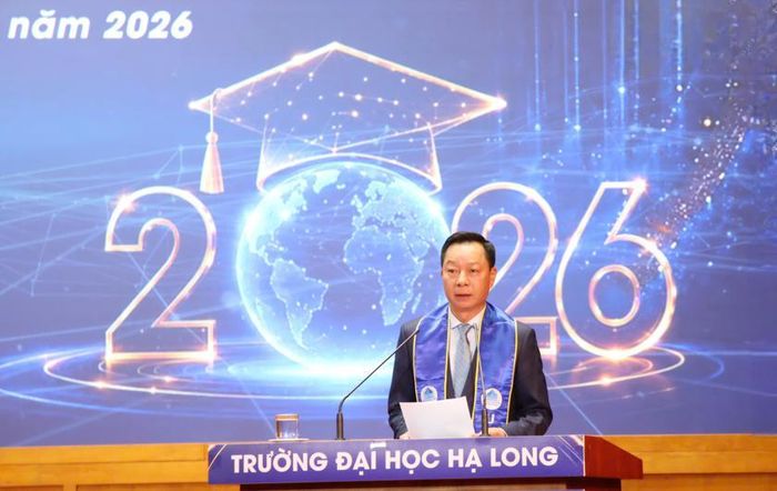 Phó Chủ tịch Ủy ban nhân dân tỉnh Lê Văn Ánh phát biểu tại buổi lễ. Ảnh: BQN
