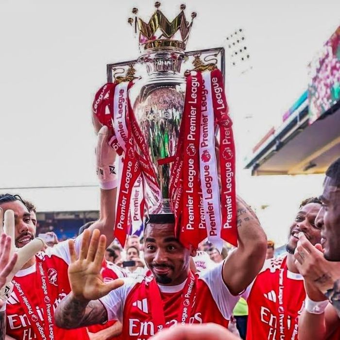 Mùa giải 2025/2026 Gabriel Jesus cùng Arsenal lên ngôi vô địch Premier League