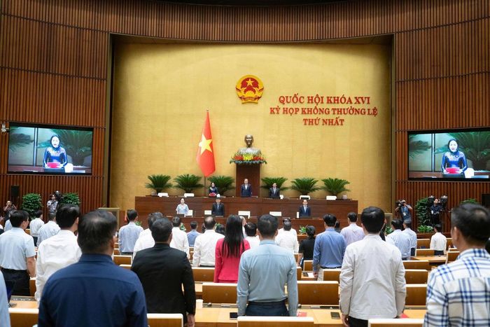 Quốc hội dành phút mặc niệm tưởng nhớ Chủ tịch Quốc hội Lào Xaysomphone Phomvihane