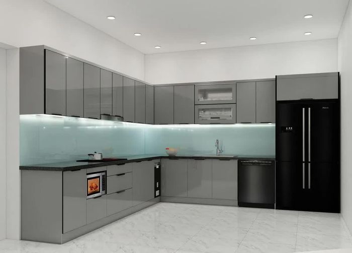 Kính cường lực ốp bếp là lựa chọn được nhiều gia đình chọn trong vài năm gần đây