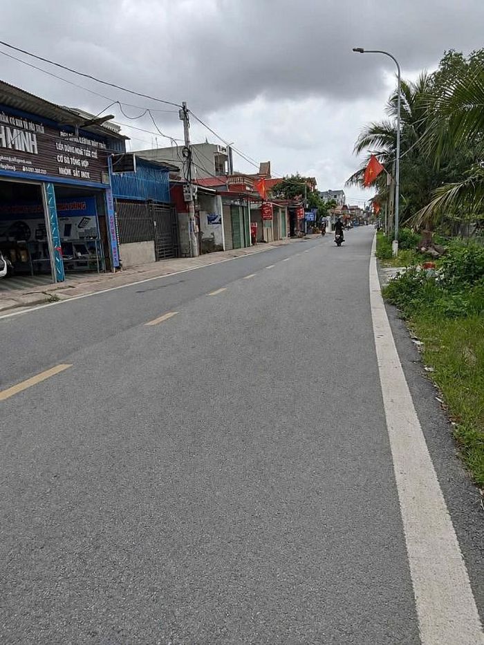 Nhiều tuyến đường nông thôn của xã đã được thay đổi diện mạo mới.