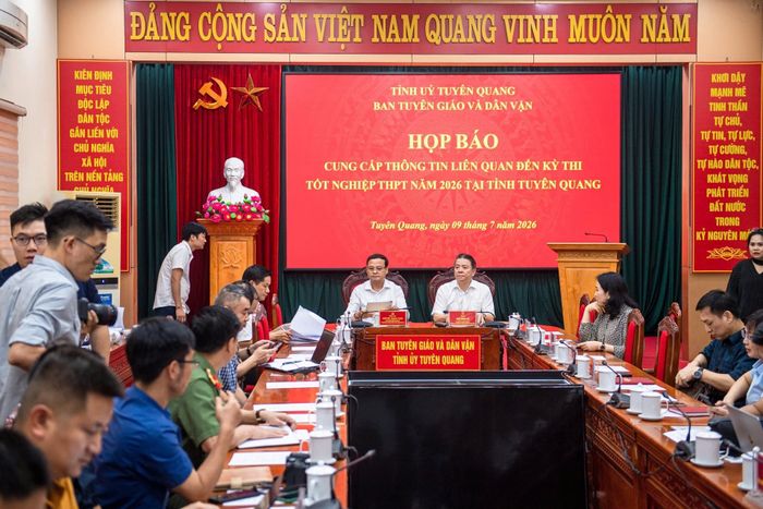 Tỉnh Tuyên Quang họp báo thông tin về vụ việc gian lận trong thi cử tại địa phương. (Ảnh: Đắc Huy)