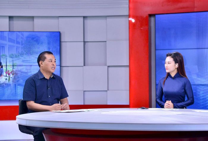 Ông Đinh Hồng Phong, Phó Giám đốc Sở Y tế Hà Nội trao đổi tại Chương trình. Ảnh: Viết Thành