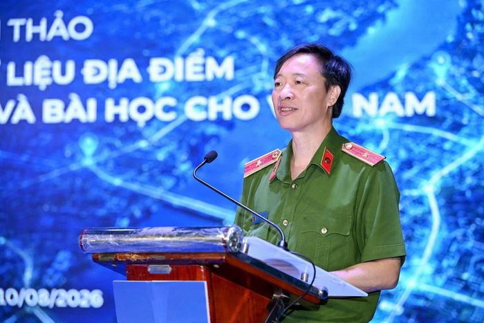 Thiếu tướng Nguyễn Ngọc Cương, Giám đốc Trung tâm Dữ liệu quốc gia, Phó Chủ tịch NDA phát biểu tại hội thảo. Ảnh: Quế Ly