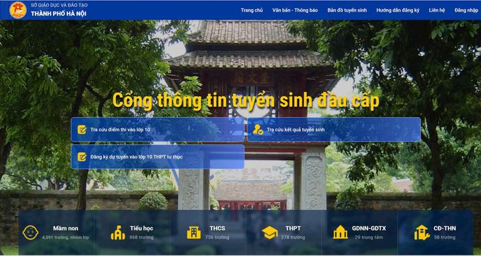 Học sinh đăng ký tuyển sinh trên Cổng thông tin tuyển sinh đầu cấp của thành phố.