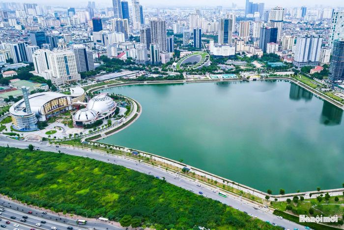 Sự kết hợp giữa Công viên An Hòa, hồ điều hòa và tuyến phố Nguyễn Hữu An đang từng bước tạo nên một không gian đô thị mới, hài hòa giữa cây xanh, mặt nước, công trình công cộng và hạ tầng giao thông. Đây không chỉ là điểm nhấn cảnh quan phía Tây Hà Nội mà còn góp phần nâng cao chất lượng không gian sống, đáp ứng nhu cầu vui chơi, nghỉ ngơi và rèn luyện sức khỏe của người dân.