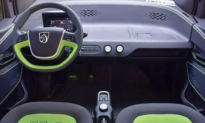 Baojun E100 có thể đạt tốc độ tối đa 100 km/h