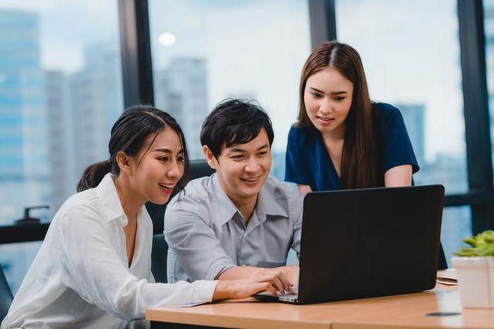 Làm việc cùng Xử Nữ đôi khi không hề dễ dàng, bởi họ có thể nhanh chóng nhận ra những lỗi nhỏ mà người khác bỏ qua. Ảnh minh họa
