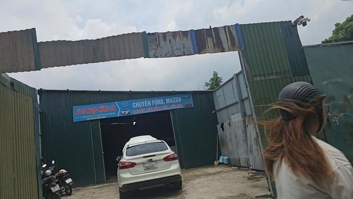 Nhiều công trình tại khu vực ven sông Nhuệ vẫn đang được sử dụng với nhiều mục đích khác nhau - (ảnh Nhật Tân).
