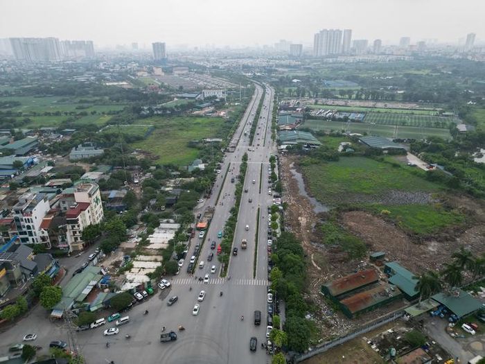 Theo thiết kế, nút giao sẽ gồm cầu vượt trực thông kết hợp đảo xuyến, hệ thống vỉa hè, cây xanh cùng các hạng mục hạ tầng đồng bộ nhằm nâng cao năng lực lưu thông. Dự kiến, dự án nút giao Phạm Tu - đường 70 sẽ hoàn thành vào cuối năm 2026.