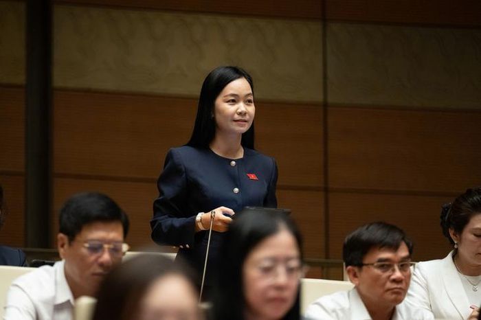 Đại biểu Nguyễn Thị Thúy Lam đoàn ĐBQH tỉnh Đồng Tháp. Ảnh: Media Quốc hội