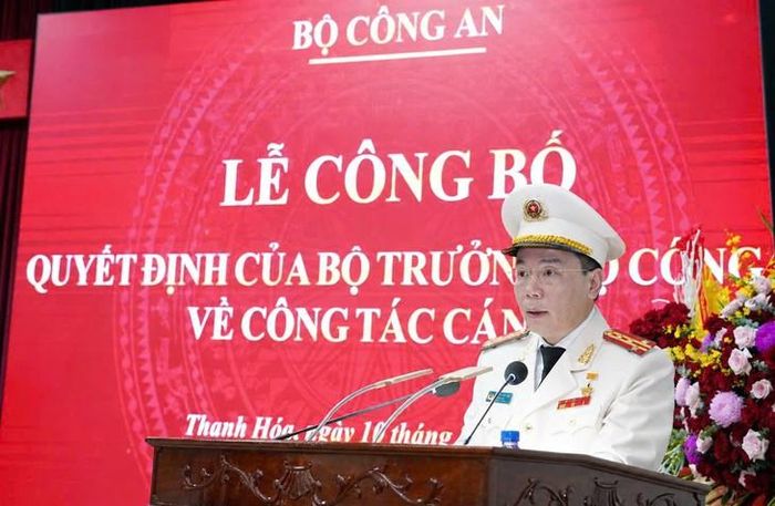 Đại tá Hoàng Quốc Việt, Giám đốc Công an tỉnh Thanh Hóa phát biểu nhận nhiệm vụ. Ảnh: CATH