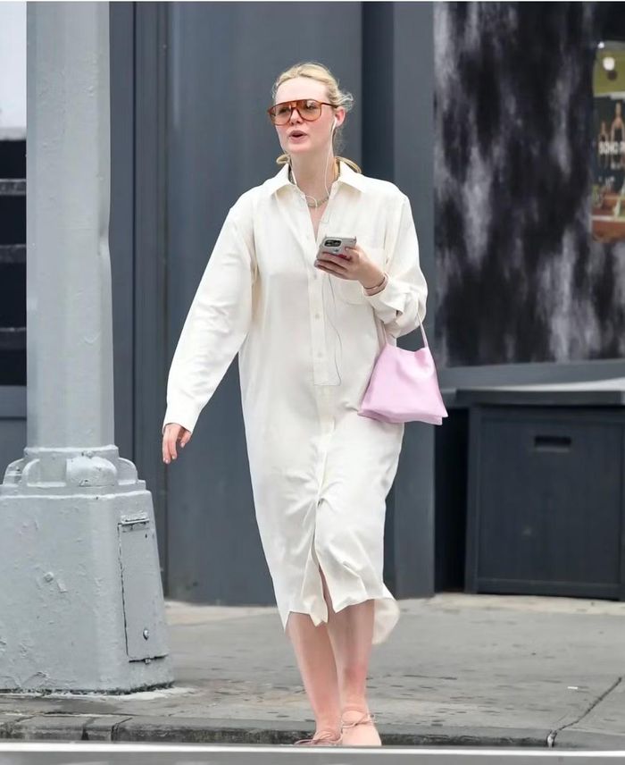 Hồng mẫu đơn hợp với các cô nàng nữ tính, ngọt ngào như Elle Fanning.