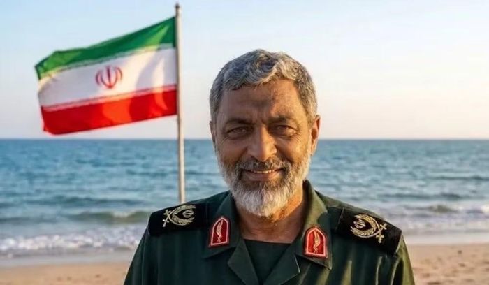 Iran cũng bổ nhiệm Đô đốc Ali Ozmaei làm Tư lệnh Hải quân IRGC. Cựu lãnh đạo tình báo IRGC Hossein Taeb được giao đứng đầu lực lượng Basij, một tổ chức bán quân sự có mạng lưới rộng khắp Iran.
