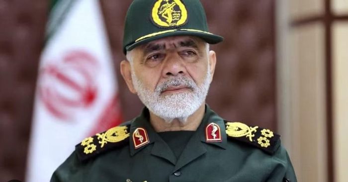 Theo sắc lệnh, Thiếu tướng Ali Abdollahi được bổ nhiệm làm Tổng tham mưu trưởng các Lực lượng Vũ trang Iran, thay Trung tướng Abdul Rahim Mousavi, người được cho là đã thiệt mạng trong các cuộc không kích của Mỹ và Israel.