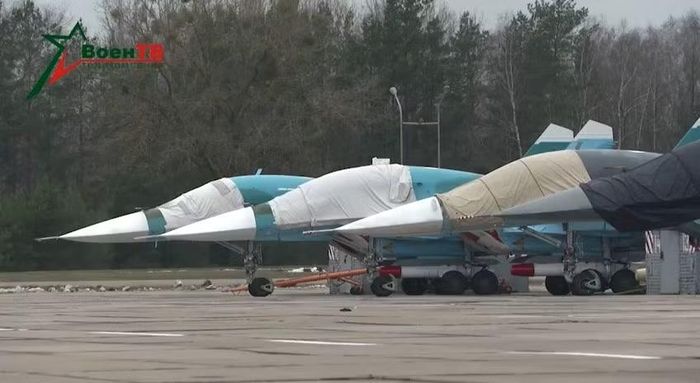 Khi tích hợp Kh-101 lên Su-34, với 3 thùng nhiên liệu phụ, oanh tạc cơ này có thể bay được 8.000 km, mặc dù tầm bay thực tế theo công bố là 7.000 km, và điều này chỉ có thể thực hiện nếu không mang theo vũ khí.