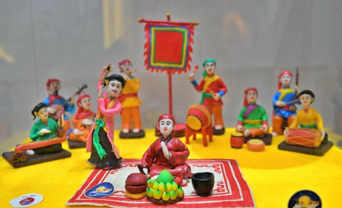 Tác phẩm tò he "Thị Màu lên chùa".