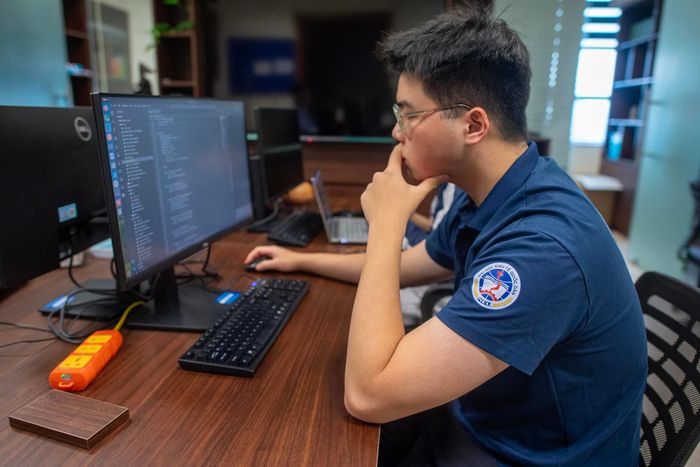  Sinh viên trường Công nghệ, Đại học Kinh tế Quốc dân. Ảnh: Việt Linh.