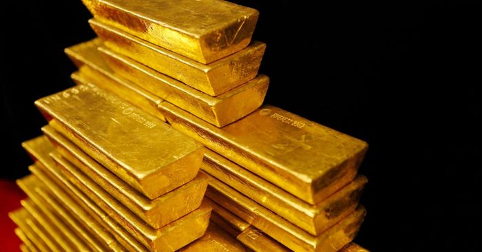 Trong phiên giao dịch sáng nay, giá vàng thế giới vượt 4.400 USD/ounce. Ảnh: Reuters.