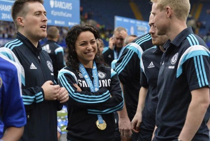 Vụ tranh cãi với bác sĩ Eva Carneiro năm 2015 trở thành một trong những sự kiện gây ồn ào nhất trong nhiệm kỳ thứ hai của Mourinho tại Chelsea.