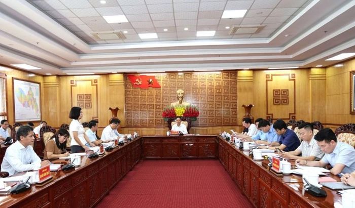 Quang cảnh buổi làm việc