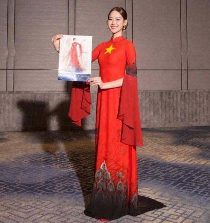 Hoa hậu Lê Nguyễn Bảo Ngọc trong trang phục áo dài truyền thống