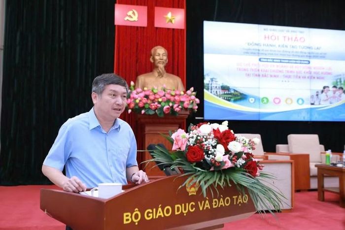 Ông Nguyễn Vĩnh Thanh, Phó Giám đốc Sở GD&ĐT tỉnh Bắc Ninh chia sẻ kinh nghiệm thực tiễn tại địa phương