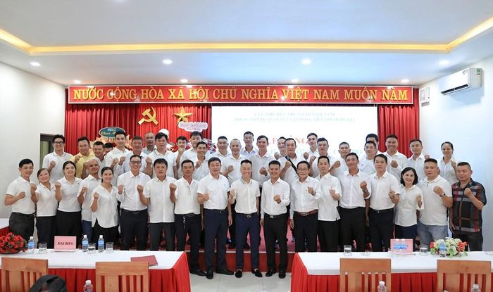 Tân Giám đốc Trung tâm khẳng định sẽ cùng tập thể lãnh đạo, cán bộ, viên chức và người lao động xây dựng đơn vị đoàn kết, vững mạnh, tạo môi trường làm việc đổi mới, sáng tạo...