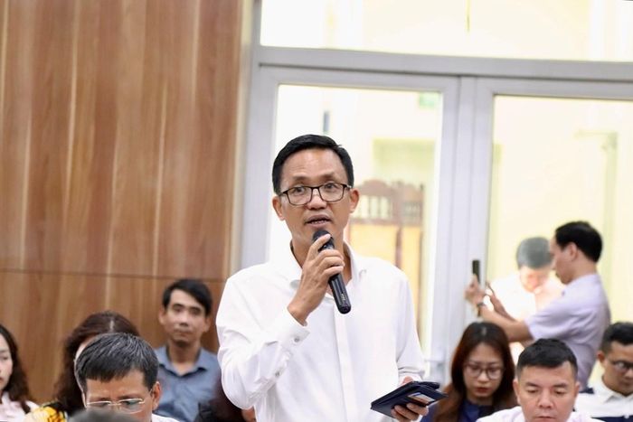 Các đại biểu đóng góp ý kiến vào dự thảo Luật