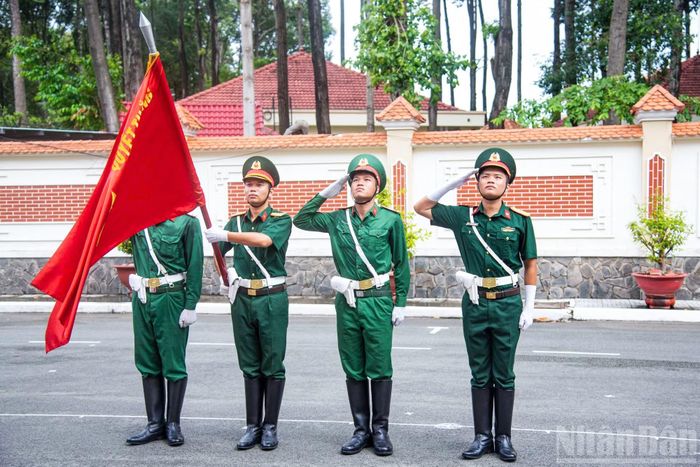 Từng động tác được cán bộ, chiến sĩ luyện tập thuần thục, bảo đảm đúng quy định.