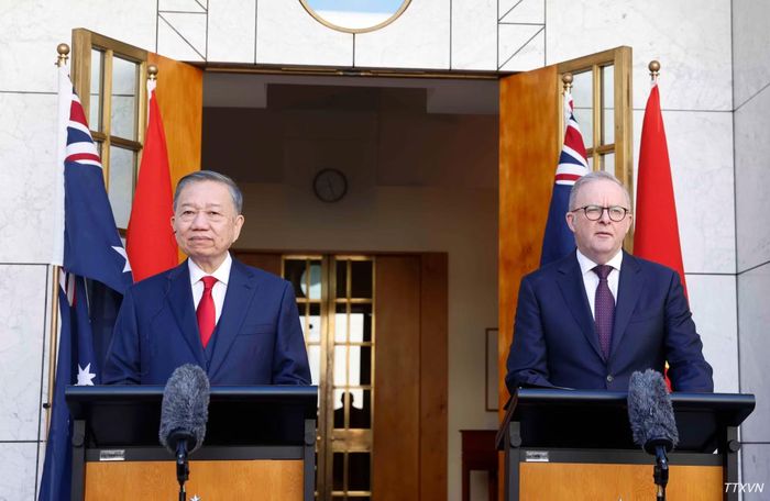 Tổng Bí thư, Chủ tịch nước Tô Lâm và Thủ tướng Australia Anthony Albanese gặp gỡ báo chí. (Ảnh: TTXVN)