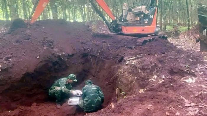 Đội K72 phát hiện hài cốt liệt sĩ tại khu vực phường Lộc Ninh, thành phố Đồng Nai. (Ảnh: Đội K72)