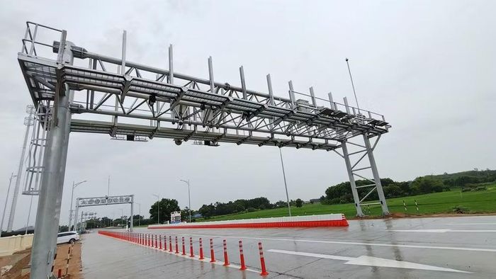Giá long môn có gắn hệ thống camera AI giám sát. (Ảnh: Cục Đường bộ Việt Nam)